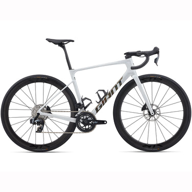 Giant Defy Advanced Pro 1 Carbon Road Bike 2026